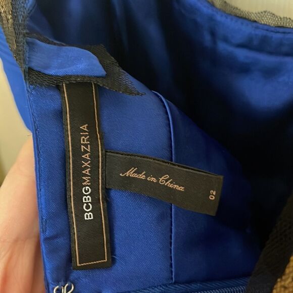 BCBG MaxAzria Blouse EUC size 2 - Picture 8 of 9